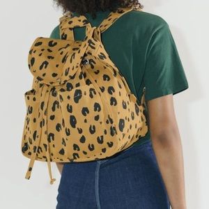 Baggu drawstring cloth rucksack backpack in leopard EUC